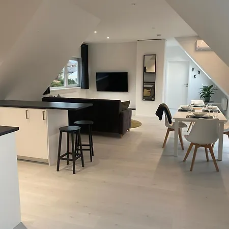 Appartement Modernes Dg Schloofschdubb Naehe Kassel *