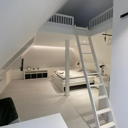 Modernes Dg Schloofschdubb Naehe Kassel Appartement