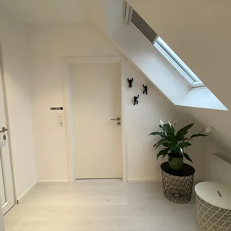 Modernes Dg Schloofschdubb Naehe Kassel Appartement *