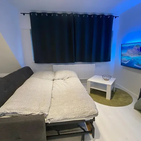 Modernes Dg Schloofschdubb Nähe Kassel *