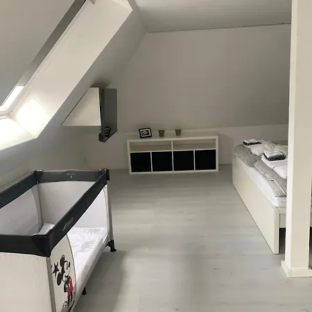 Modernes Dg Schloofschdubb Naehe Kassel