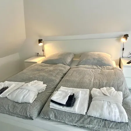 Apartment Modernes Dg Schloofschdubb Naehe Kassel