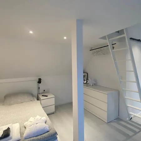 Modernes Dg Schloofschdubb Naehe Kassel Appartement *