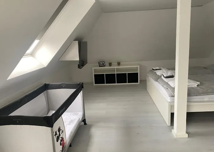 Modernes Dg Schloofschdubb Naehe Kassel