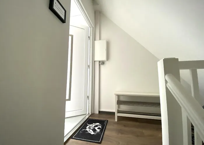 Modernes Dg Schloofschdubb Naehe Kassel