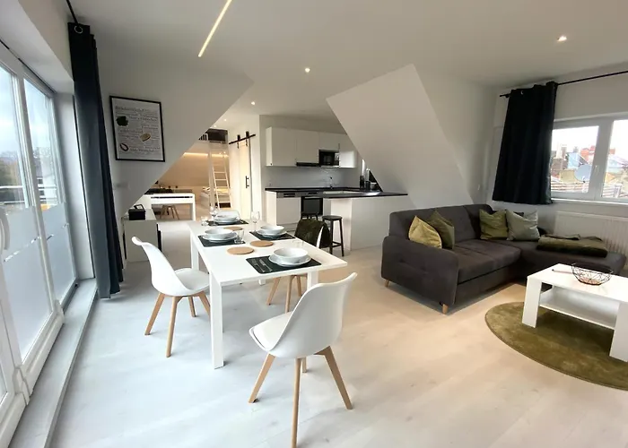 Modernes Dg Schloofschdubb Naehe Kassel *